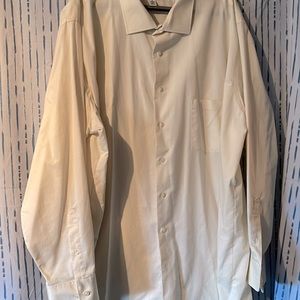 Dress shirt with flex collar, wrinkle free. Long sleeve.